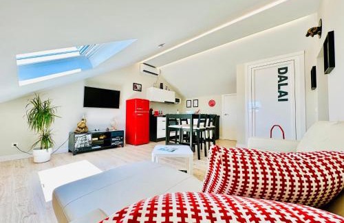 Vilanova Apartment | ÁTICO DALAI - Jacuzzi & Terraza junto al mar y playas