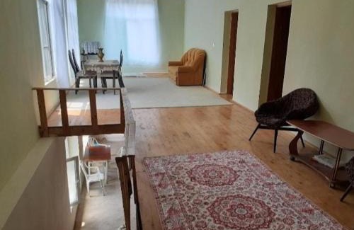 Goygol Apartment | Çay qırağında ev