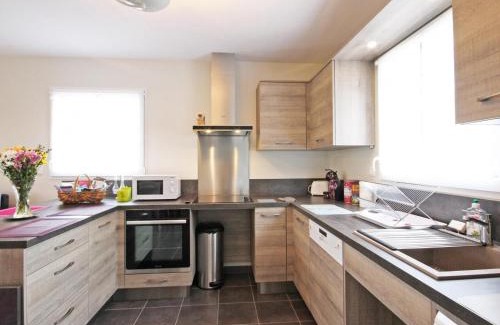 Saint-Martin-d'Ecublei House | Écogîte en forêt, 3 chambres, animaux admis, jardin clos - FR-1-497-23