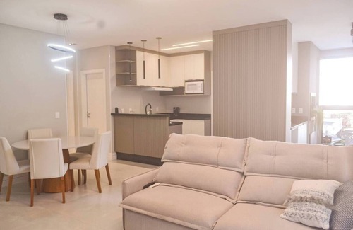 Castelo Branco Apartment | Ótimo apto com WiFi à 550m do mar em Itapema/SC