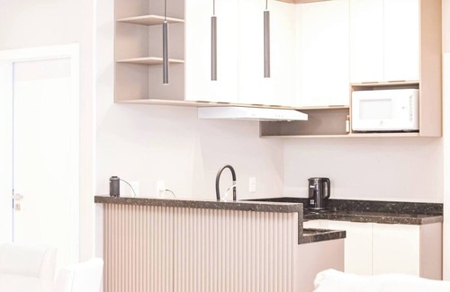Castelo Branco Apartment | Ótimo apto com WiFi à 550m do mar em Itapema/SC