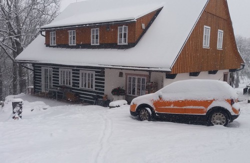 Vrchlabi Cottage | Útulný byt v přízemí rodinného domu.