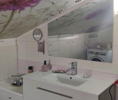 Xanthi Apartment | Ηλιόλουστη σοφίτα Scandinavian αισθητικής.