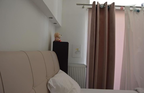 Xanthi Apartment | Ηλιόλουστη σοφίτα Scandinavian αισθητικής.
