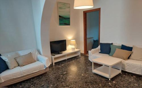 Exomvourgo House | Η όμορφη Κώμη - Beautiful Komi spacious apartment