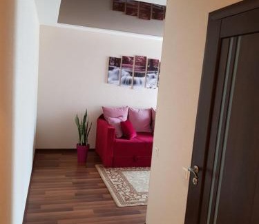 Dzerzhyns'kyi District Apartment | Апартаменты с балконом