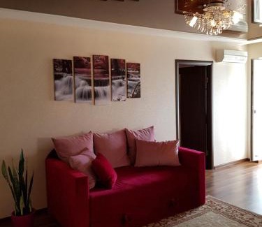 Dzerzhyns'kyi District Apartment | Апартаменты с балконом