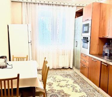 Nur-Sultan Apartment | Апартаменты с шикарным видом на Байтерек в самом центре столицы с 2 большими кроватями с 2 санузлами 390