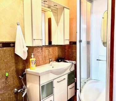Nur-Sultan Apartment | Апартаменты с шикарным видом на Байтерек в самом центре столицы с 2 большими кроватями с 2 санузлами 390
