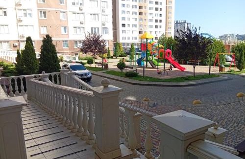 Yuzhne Apartment | Апартаменты у моря м Южне