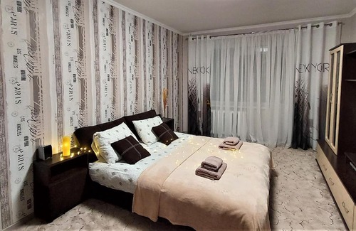 Dniprovs'kyi District Apartment | Атмосферна 1-к квартира м Лівобережна