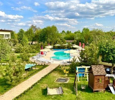Novomoskovs'k Resort | База відпочинку "РіверСайд"