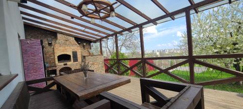 Uman Apartment | Будинок з Терасою Біля Фонтанів