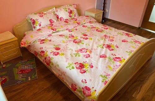 Chernovtsy Villa | Вілла на Роші. Власна територія, мангал, альтанка.