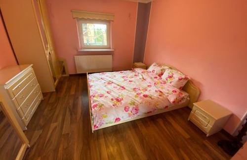 Chernovtsy Villa | Вілла на Роші. Власна територія, мангал, альтанка.