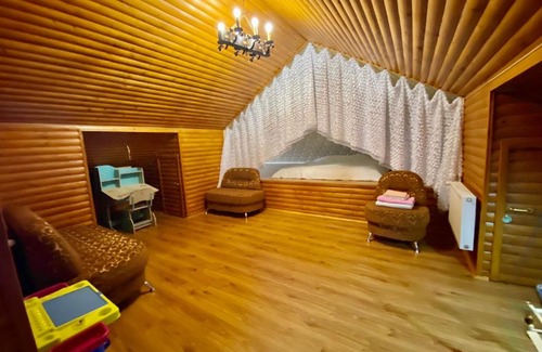 Chernovtsy Villa | Вілла на Роші. Власна територія, мангал, альтанка.