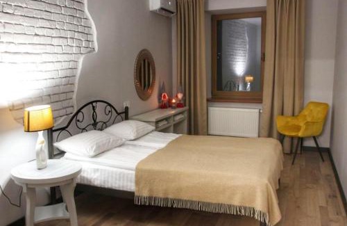 Kamenets-Podol'skiy Apartment | Гетьманські палати , Старе місто, 2 спальні, балкон-тераса , 85 м кв