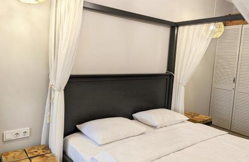 Kamenets-Podol'skiy Apartment | Гетьманські палати , Старе місто, 2 спальні, балкон-тераса , 85 м кв