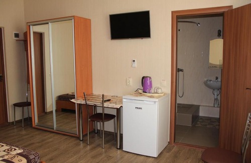 Enerhodar House | Гостевой дом Алиса