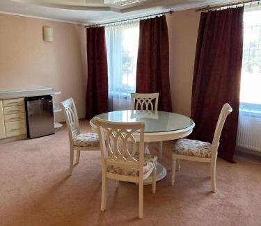 Lokhvytsya Hotel | Готель Україна