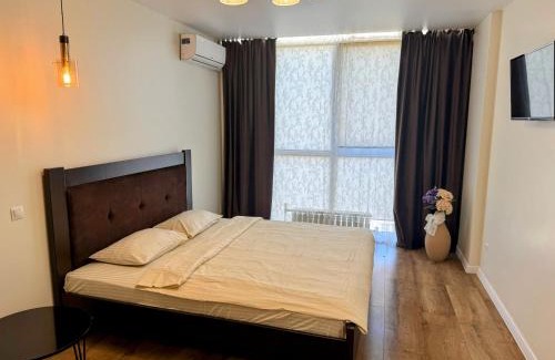 Rivne Apartment | Дизайнерський ремонт&центр& VIP, ЕЛЕКТРОЗАПРАВКА на території будинку