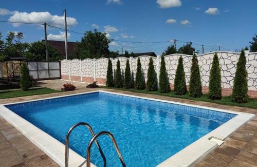 Boryspil House | Дом с бассейном и сауной