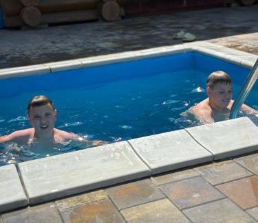 Hatne House | Дом с сауной и басейном на Теремках