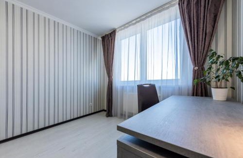 Dniprovs'kyi District Apartment | ЗАВВЖДИ СВІТЛО! 1 кЛюкс Подобово поряд м Чернігівська Дарниця ТЦ Серце Проспект МВЦ