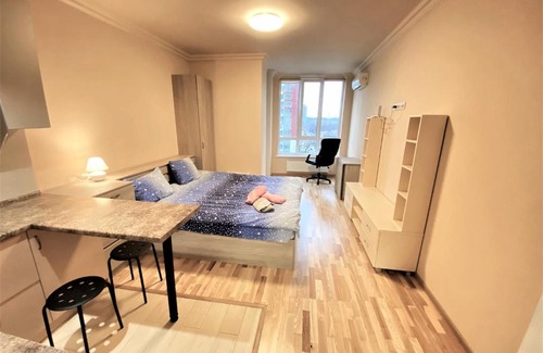 Dniprovs'kyi District Apartment | Затишна квартира в ЖК Каховська, метро Лівобережна, МВЦ