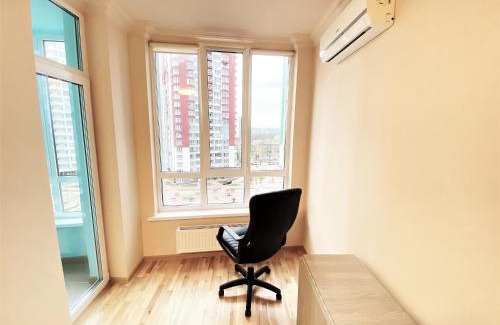 Dniprovs'kyi District Apartment | Затишна квартира в ЖК Каховська, метро Лівобережна, МВЦ