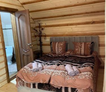 Verkhovyna Cabin | Карпатське Щастя