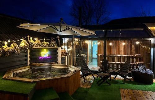 Verkhovyna Cabin | Карпатське Щастя