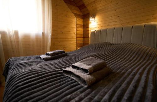 Verkhovyna Cabin | Карпатське Щастя