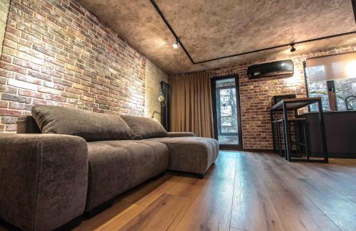 Dzerzhyns'kyi District Apartment | Квартира в центре Харькова