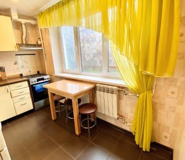 Dniprovs'kyi District Apartment | Квартира на Воскресенці, поруч метро Лівобережна, Інститут Серця, МВЦ