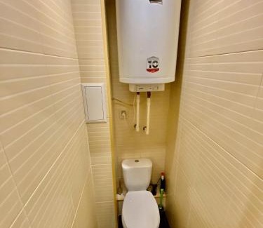 Dniprovs'kyi District Apartment | Квартира на Воскресенці, поруч метро Лівобережна, Інститут Серця, МВЦ