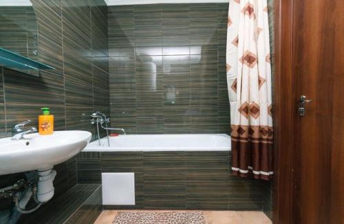 Darnyckyj Apartment | Квартира на Левом берегу с видом на озеро