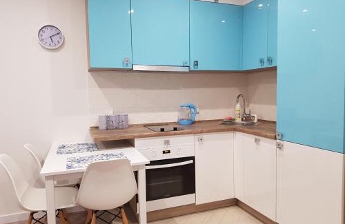 Holosiivskyj Apartment | Квартира подобово на ЗдановськоЇ, біля НІР, біля метро ВДНГ та Васильківська