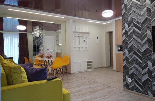 Dzerzhyns'kyi District Apartment | Квартира Lux біля Саржиного Яру