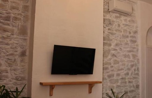 Kamenets-Podol'skiy Apartment | Квітка на камені , Старе місто, з окремим двориком