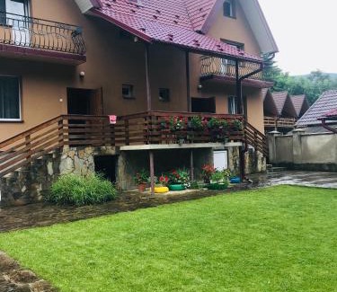 Yaremche Cabin | Котедж Relax Yaremche