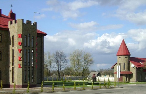 Velyka Omeliana Hotel | Мотel VEZHA 363kmE40