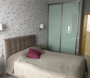 Svyatoshyns'kyi District Apartment | Нова затишна квартира Студіо плюс спальня біля метро Житомирська