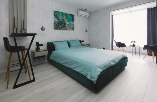 Darnyckyj Apartment | Нова квартира поруч з метро