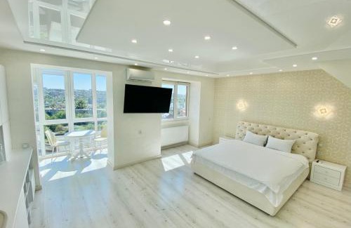 Vinnytsya Apartment | Панорамні SKY HOUSE Безключовий доступ!