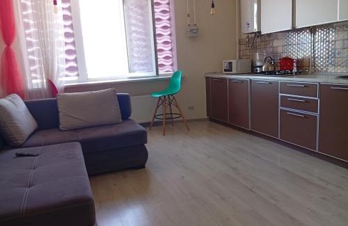 Yuzhne Apartment | Посуточно возле моря м Южне