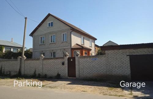 Mykolaiv Apartment | Приватний будинок в Миколаєві з гаражем Private House in Mykolaiv with garage