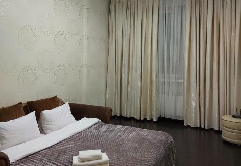 Dniprovs'kyi District Apartment | Просторі апартаменти