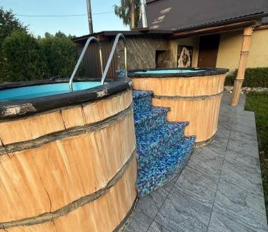 Vyzhnytsya House | Садиба 2 Підкова чан та сауна