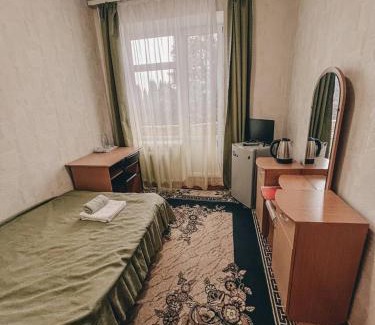 Velyka Omeliana Hotel | Санаторій Червона Калина